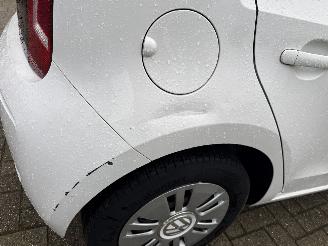 Volkswagen Up! 1.0 BLEUMOTION PARKEERSCHADE! BOUWJAAR 2016  3600 EURO VAST picture 6