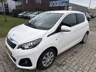 skadebil auto Peugeot 108 1.0e-VTI ACTIVE LICHTE SCHADE! BOUWJAAR 2019 49448 KM 5600 EURO 2019/11