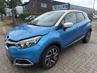 Voiture accidenté Renault Captur 1.2 TCE DYNAMIQUE AUTOMAAT RIJDBAAR BOUWJAAR 2016  6500 EURO 2016/12