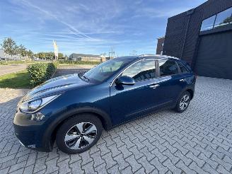 damaged passenger cars Kia Niro 1.6 HYBRID FIRST EDITION 2016 2e EIGENAAR 2016   7999 EURO 2016/12