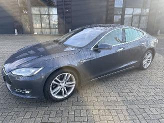 Auto incidentate Tesla Model S 85 S ZEER MOOIE AUTO WAT SPUITWERK! BOUWJAAR 2015 15750 EURO 2015/2