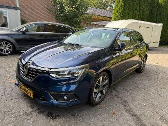 skadebil auto Renault Mégane 1.2 Bose Automaat 2017/1