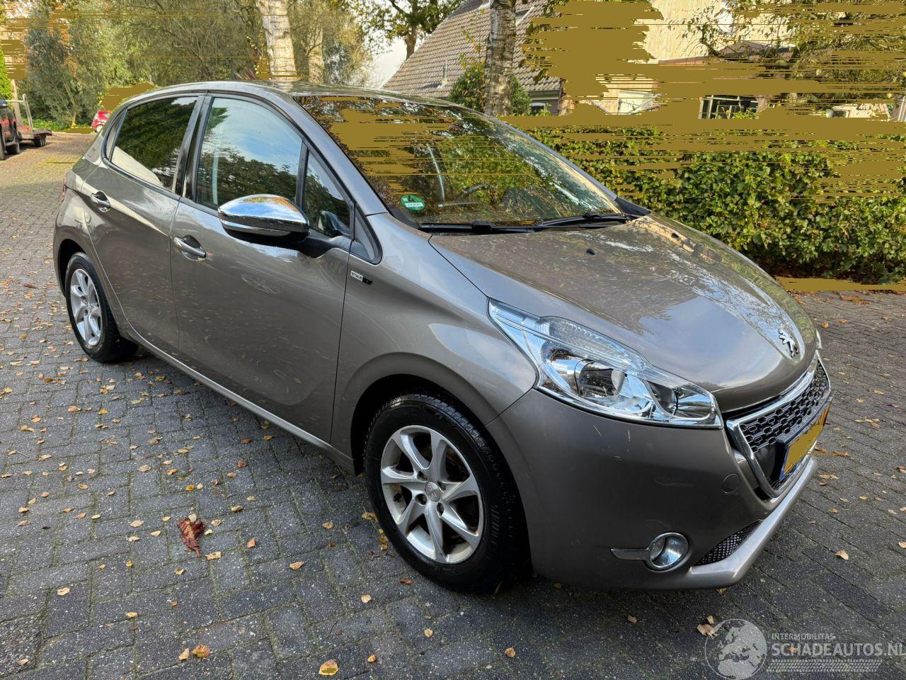 Peugeot 208 1.2 Style 5DRS NAVI AIRCO