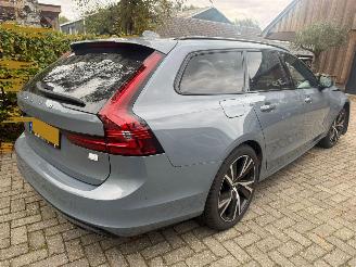 Unfallwagen Volvo V-90 2.0 T6 AWD PLUGIN PANO HARMAN/KARDON 2021/10