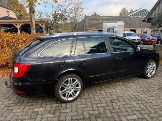 Avarii autoturisme Skoda Superb 1.6 TDI NAVI CRUISE STOELVERWARMING PDC TREKHAAK 2013/4