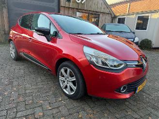 Auto incidentate Renault Clio 0.9 TCE AIRCO NAVI NL AUTO 2014/1