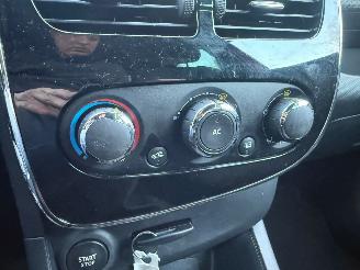 Renault Clio 0.9 TCE AIRCO NAVI NL AUTO picture 18