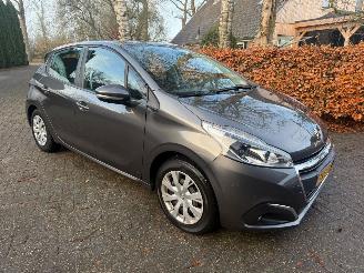 Auto incidentate Peugeot 208 1.2 Bleu Lion Airco Navi Nap 5Drs Nieuw Riem 2018/8