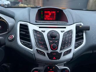 Ford Fiesta 1.6 TDCI GHIA AIRCO STOELVERWARMING SPORTVELGEN picture 17