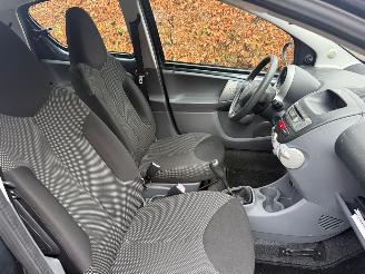 Toyota Aygo 1.0 5DRS AIRCO NL AUTO picture 18