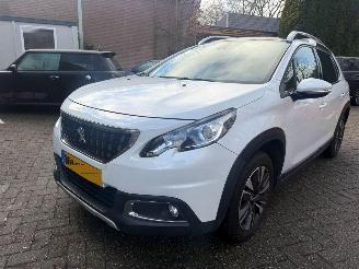 Voiture accidenté Peugeot 2008 1.2 puretech Allure AUT! navi pano camera 2017/2