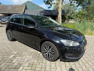 Damaged car Volkswagen Golf 1.6 TDI AUT ALLSTAR NAVI NETTE AUTO 2016/11