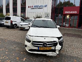 uszkodzony samochody osobowe Mercedes B-klasse B200 D 2022/5