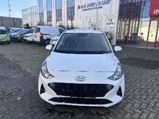krockskadad bil auto Hyundai I-10 Comfort 2022/1