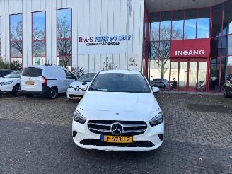 Damaged car Mercedes B-klasse 200D 2022/4