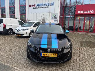 Vaurioauto  passenger cars Peugeot 208 1.2 PureTech Active 2020/5