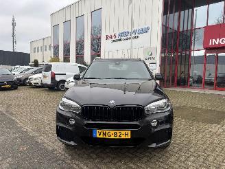 damaged passenger cars BMW X5 XDRIVE30D GRIJS KENTEKEN MET NIEUWE MOTOR EN APK 2018/1