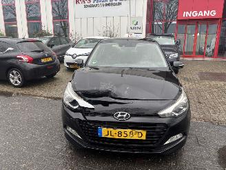 Auto incidentate Hyundai I-20 T-GDI COMFORT 2016/5