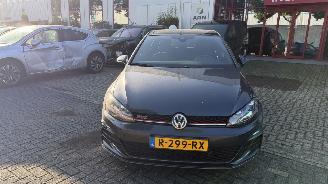 damaged passenger cars Volkswagen Golf 2.0 TSI GTI Performance 2019/11