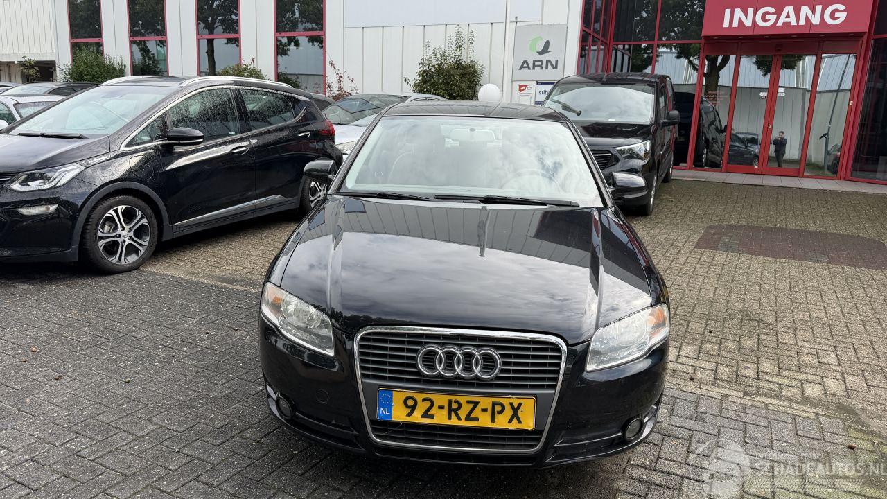 Audi A4 2.0 PRO LINE GEEN SCHADE