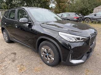 BMW iX1 30 E. 200 kw picture 2