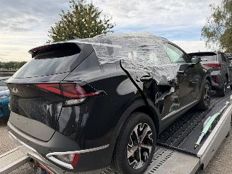 Voiture accidenté Kia Sportage 1.6 - 118 Kw Benzine -E-Hybride 2025/7