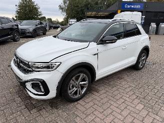 damaged passenger cars Volkswagen T-Roc 1.5 TSi -110 Kw DSG  R-Line 2025/7