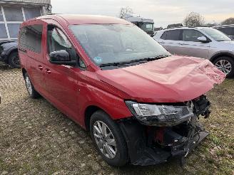 Damaged car Volkswagen Caddy maxi 2.0 TDi 102 Pk   7 persoons 2025/4