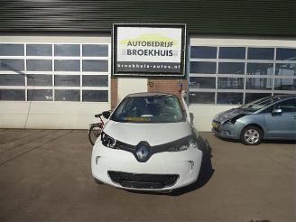 Vrakbiler auto Renault Zoé Zoe (AG), Hatchback 5-drs, 2012 46kW 2017/10