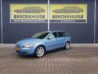 skadebil auto Volvo V-50 2.4 Momentum 2006/1