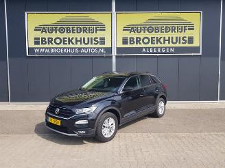 Schadeauto Volkswagen T-Roc 1.5 TSI Style 2020/10