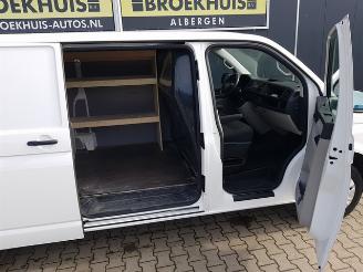 Volkswagen Transporter 2.0 TDI L2H1 Comfortline picture 28