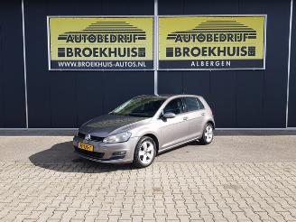 Coche accidentado Volkswagen Golf 1.6 TDI Highline 2013/4