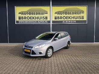 Vaurioauto  passenger cars Ford Focus 1.0 EcoBoost Trend 2013/10