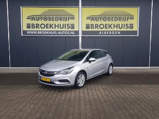 krockskadad bil auto Opel Astra 1.0 Edition 2016/2