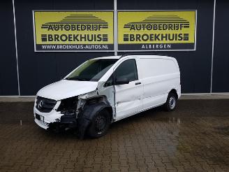 krockskadad bil bedrijf Mercedes Vito 109 CDI Functional Lang 2019/8