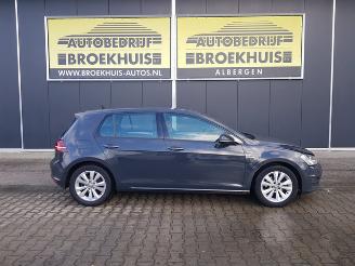 Volkswagen Golf 1.0 TSI Connected Series picture 4