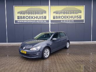 Voiture accidenté Volkswagen Golf 1.0 TSI Connected Series 2016/9