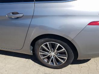 Peugeot 308 SW 1.2 PureTech Blue Lease Premium picture 9