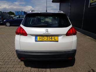 Peugeot 2008 1.2 PureTech Active picture 5