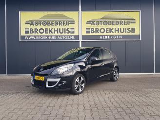 Vaurioauto  passenger cars Renault Scenic 1.4 TCe Bose 2011/11