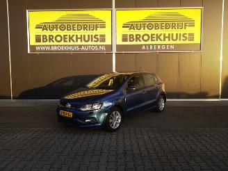 Damaged car Volkswagen Polo 1.0 Trendline 2015/3