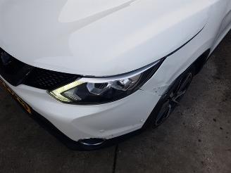 Nissan Qashqai 1.2 Premier Edition picture 9