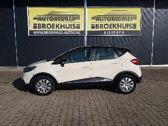 Renault Captur 0.9 TCe Expression picture 2
