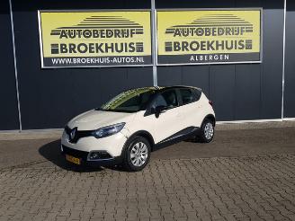 skadebil auto Renault Captur 0.9 TCe Expression 2014/6