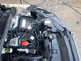 Peugeot e-2008 EV Allure Pack 50 kWh picture 12