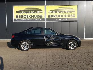 BMW 3-serie 320i Executive picture 4