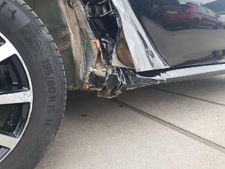 Peugeot 208 1.2 PureTech Active Pack picture 11