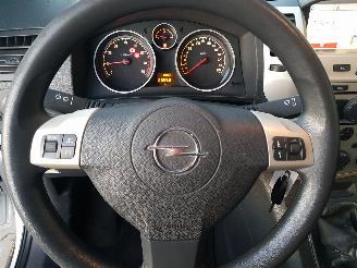 Opel Zafira 1.8 Temptation picture 13