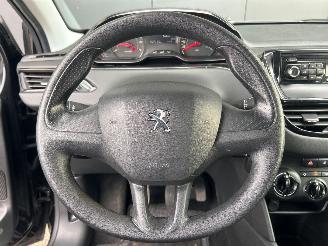 Peugeot 208 1.0 VTi Access picture 15